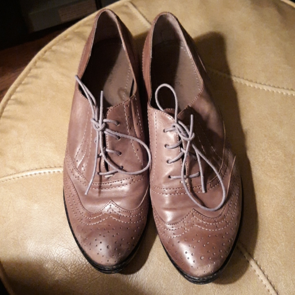 Nicole | Adorable Leather Oxford Flats | Size 9M